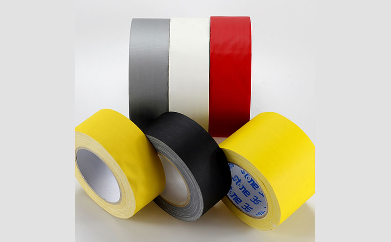 進(jìn)口日本菊水舞臺(tái)膠帶,道具膠帶,天然橡膠亞敏膠層,超強(qiáng)粘力和抗拉性,做反光膠帶,攝影棚布基膠帶,布景膠帶